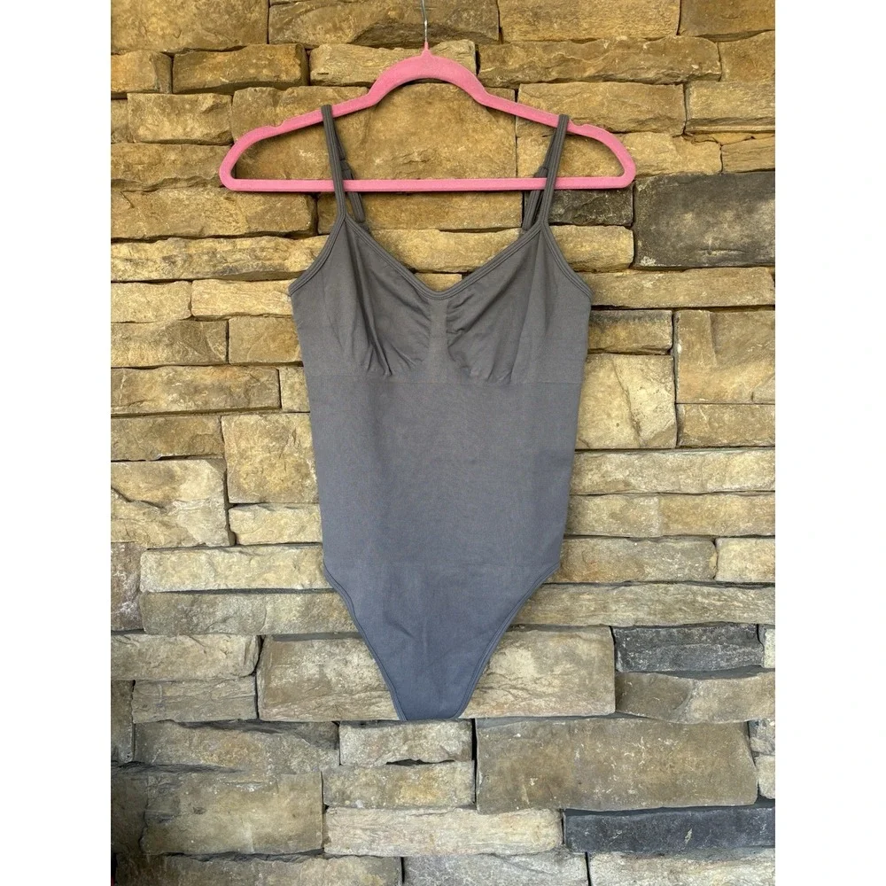 OQQ Ribbed Bodysuit‎ Grey New